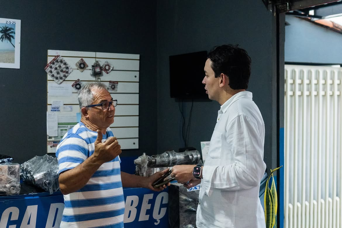 João Felipe em atividade relacionada ao trabalho